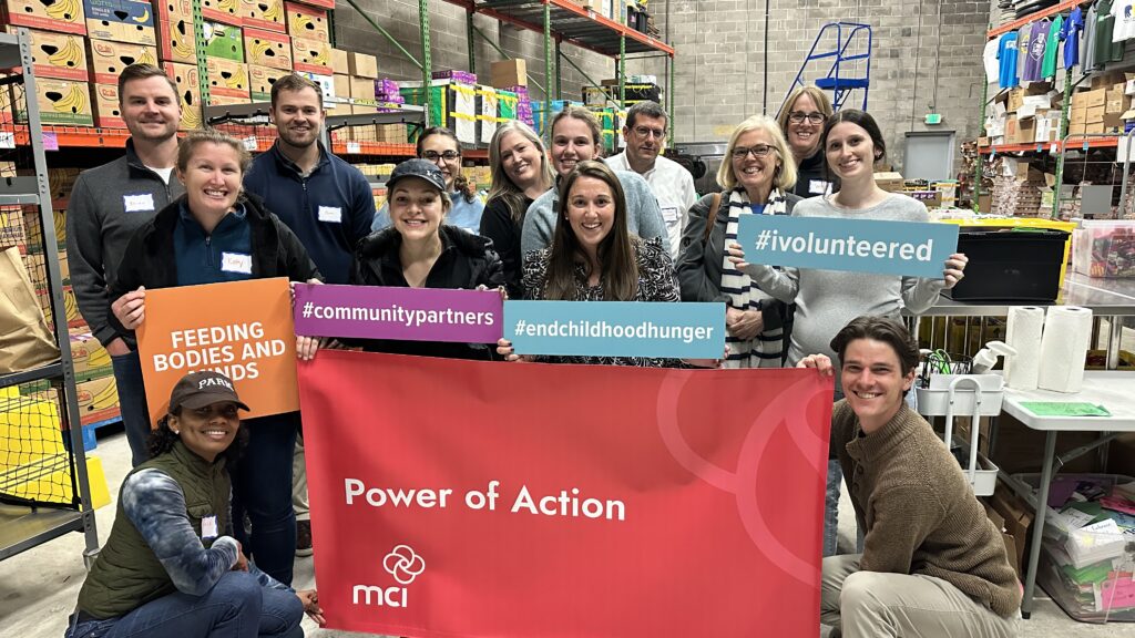Talents Participate in November Service Projects